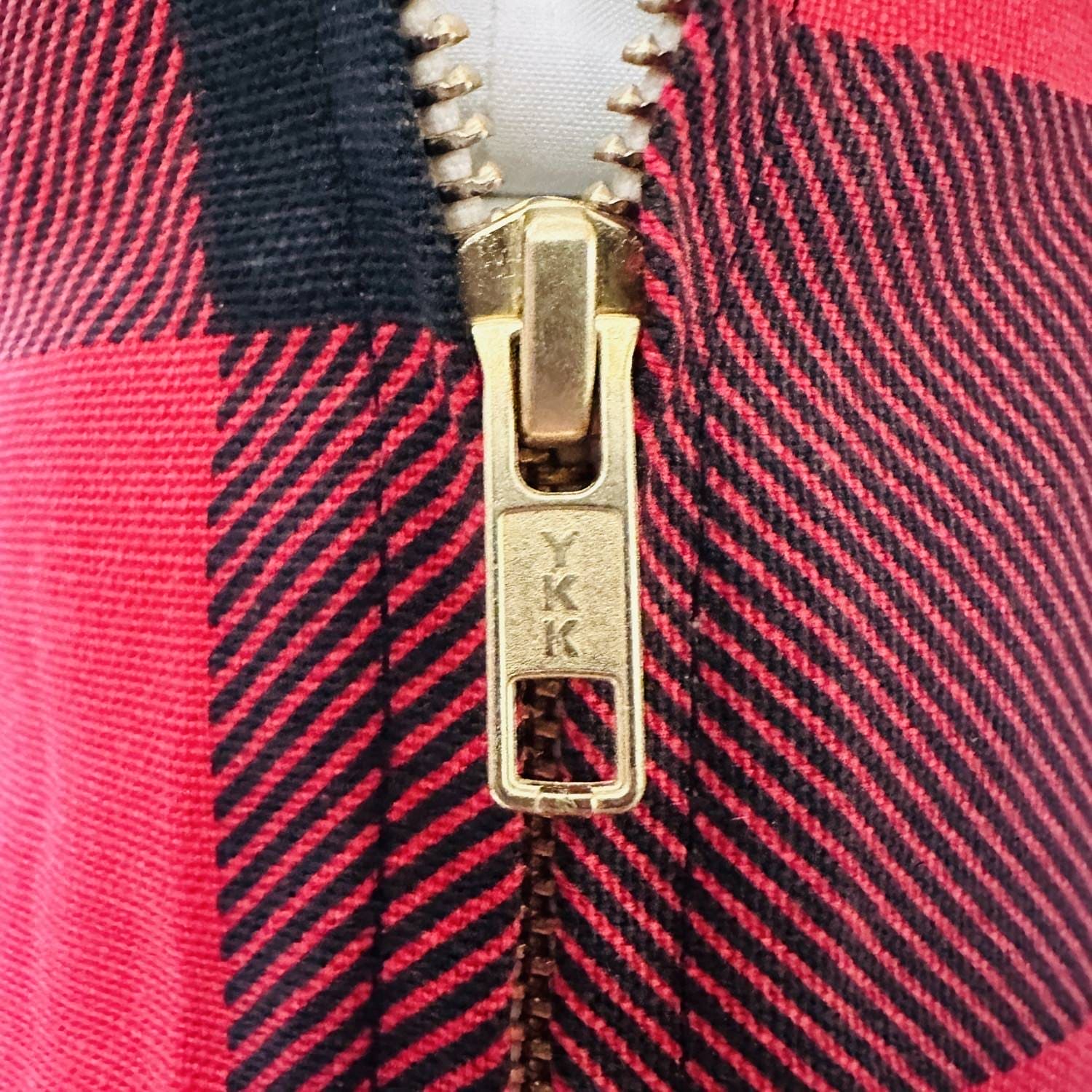 ykk-brass-zipper-buffalo-check-pillow-bed-cuddl