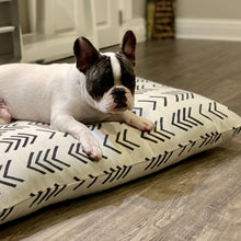 Load image into Gallery viewer, modern-mudcloth-pet-pillow-bed-french-bulldog-cuddl