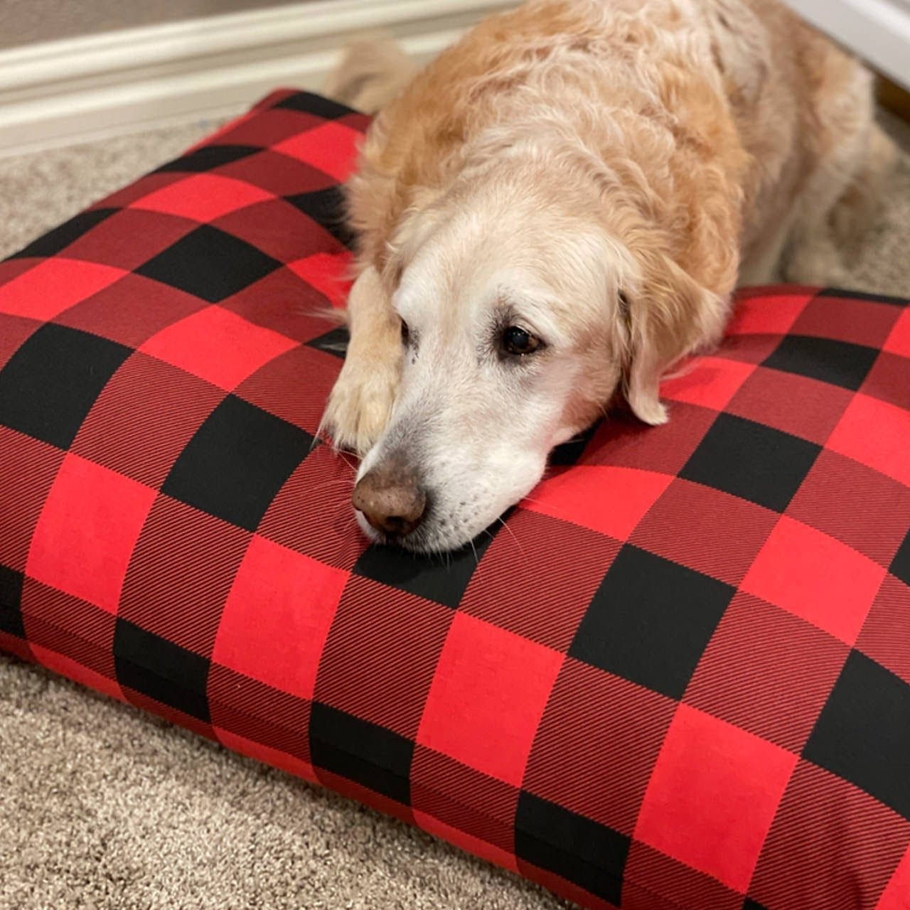 Red-black-check-dog-bed-cuddl